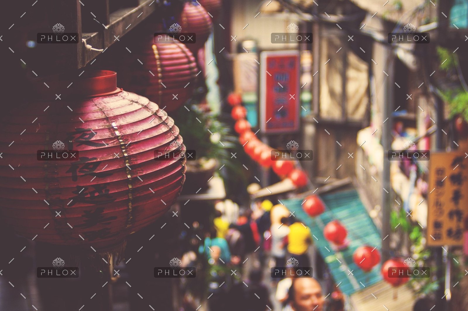 demo-attachment-53-photo-1465385621528-53653983a38f